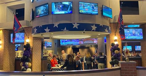 Hollywood casino perryville sports book